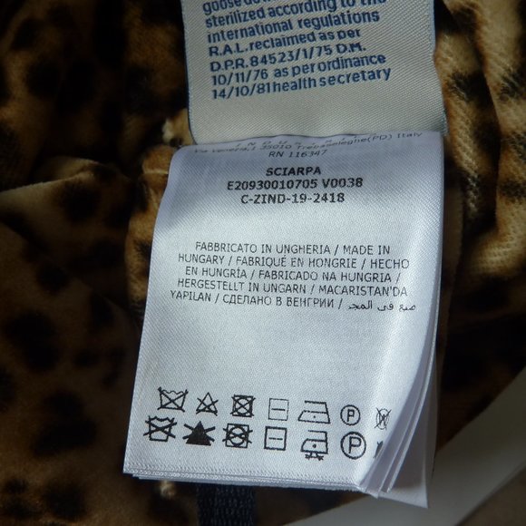 Moncler Leopard Print Down Puffer Scarf 'Sciarpa' - Picture 10 of 14